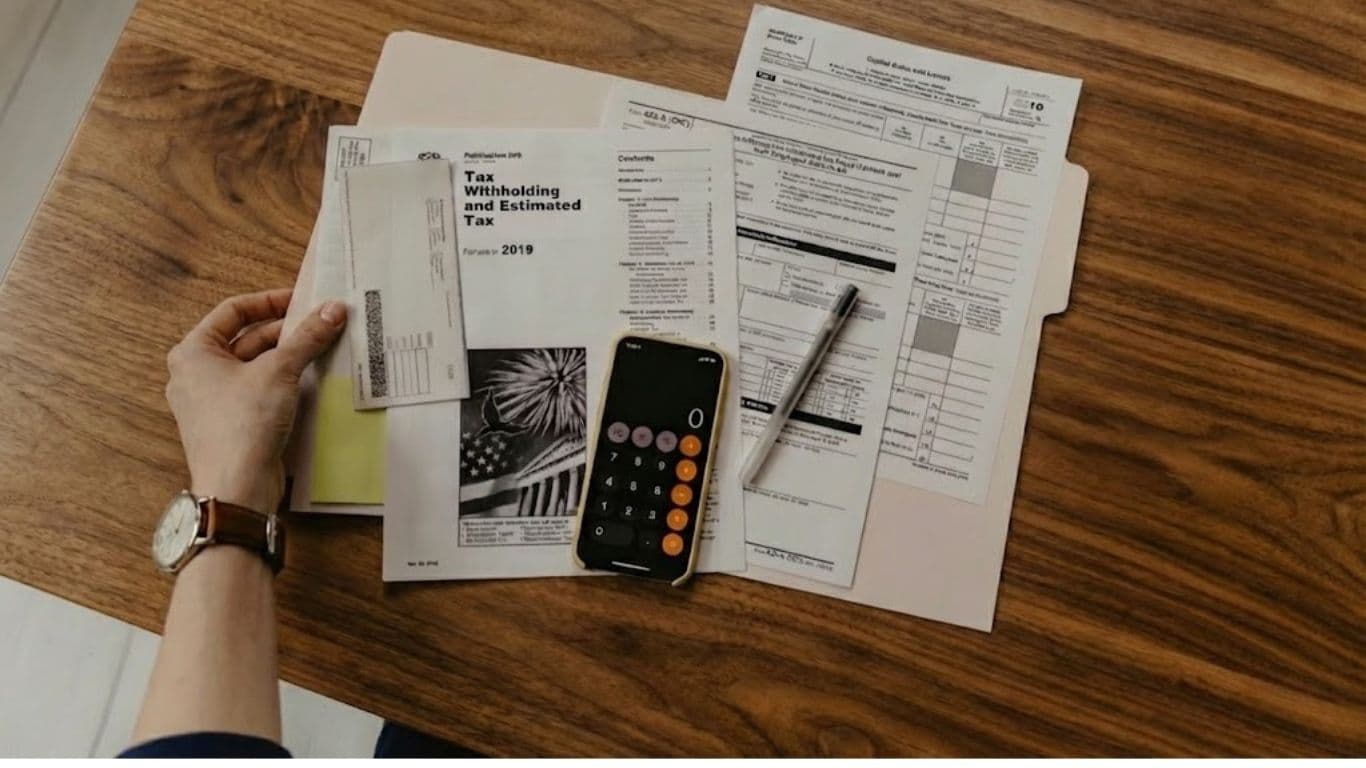 【いくらもらえる？】持続化補助金の上限・補助率・特例（インボイス/賃上げ）を行政書士が解説